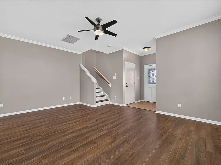 8126 Montague Manor Ln — Photo 10