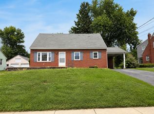 69 W Charlotte St, Millersville, PA 17551