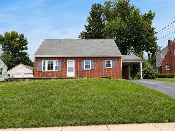 69 W Charlotte St, Millersville, PA 17551