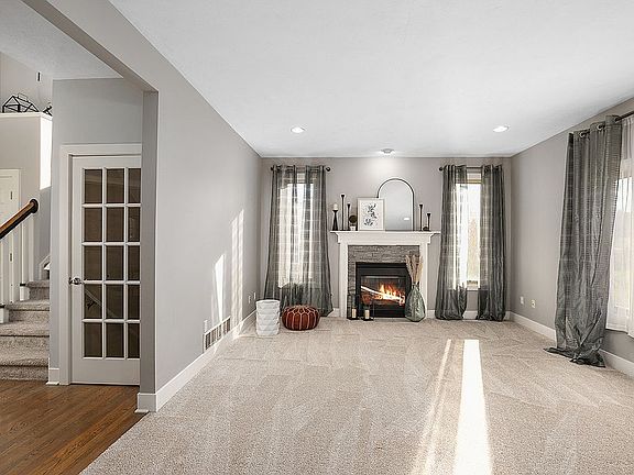 5th image of 2299 Randall Ave NW