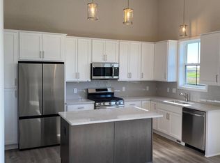 18176 Gavel Ln, Lakeville, MN 55044