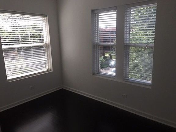 3rd image of 3104 W Ainslie St Unit 6-1