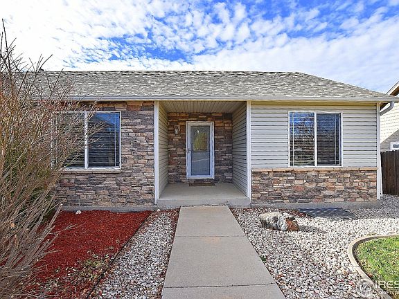 2nd image of 203 Aspen Grove Way