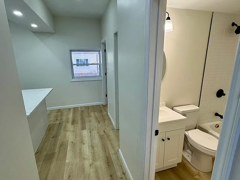 1727 S Canal St — Photo 16