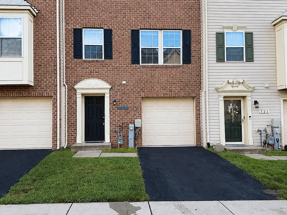 719 Olive Wood Ln