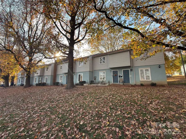 1931 Mereview Ct, Charlotte, NC 28210