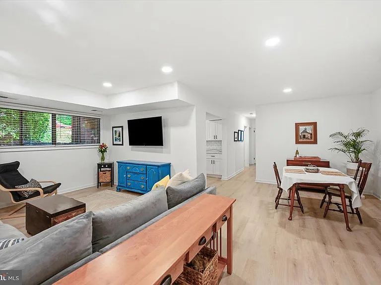 55 Skyhill Rd #101 — Photo 2