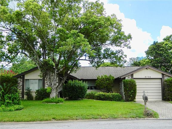 2nd image of 8706 Lincolnshire Dr