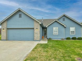 1202 SW Cross Creek Dr, Grain Valley, MO 64029