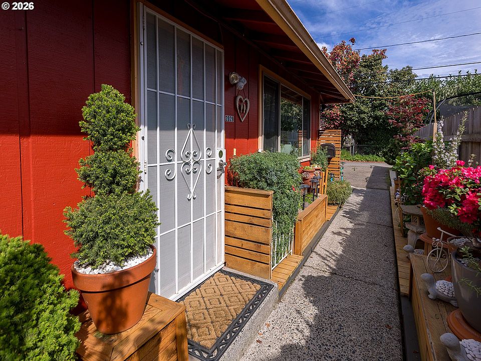 1st image of 2027 Thompson Ave