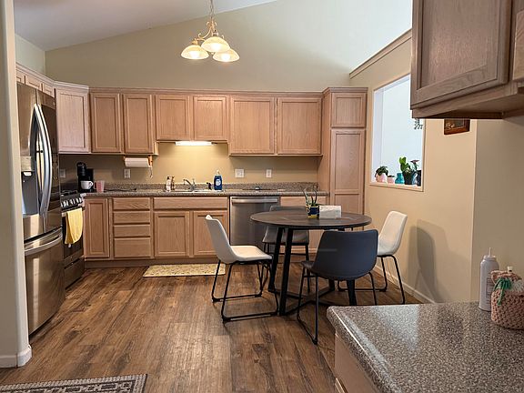 4th image of 9532 Monroe St