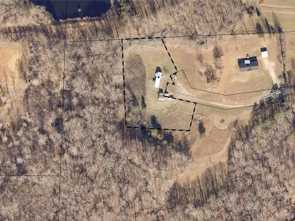 211 Double T Trl, Madison, NC 27025