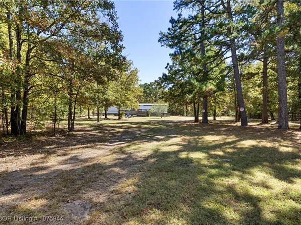 8645 Southshore Dr, Hackett, AR 72937