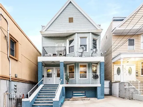 318 Armstrong Avenue image 1 of 21