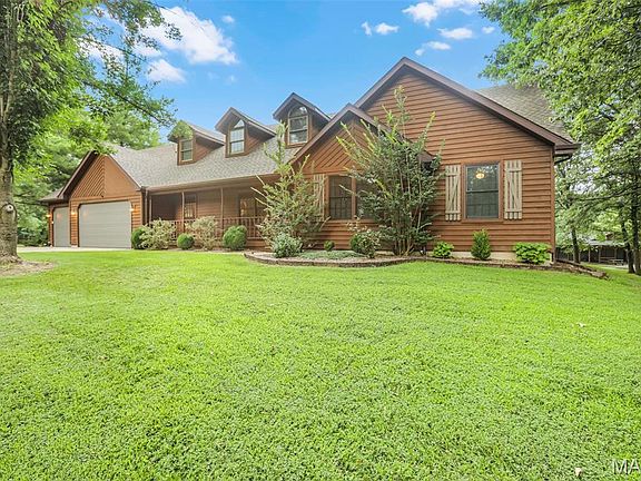 3rd image of 8825 Rosewood Hills Dr
