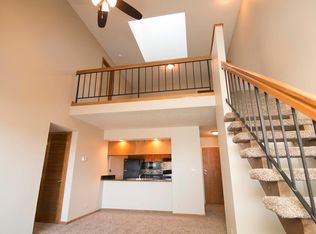 6145 NW 2nd Cir APT 195, Lincoln, NE 68521