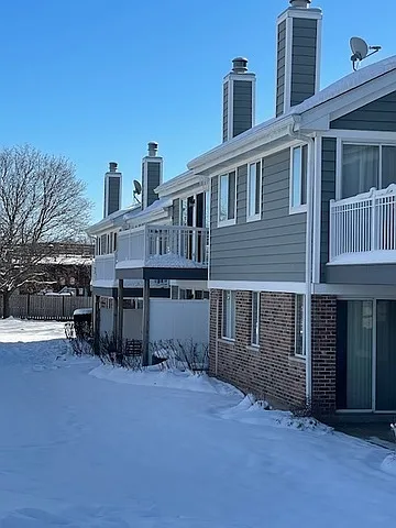 2 bed, 1100 sqft, $2,300 — Photo 2