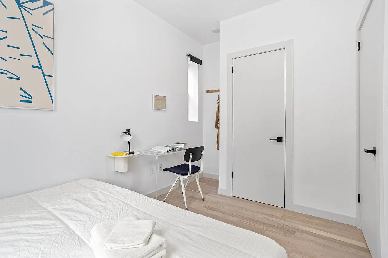 Adorable ROOM at The Maison on Edgecombe — Photo 2