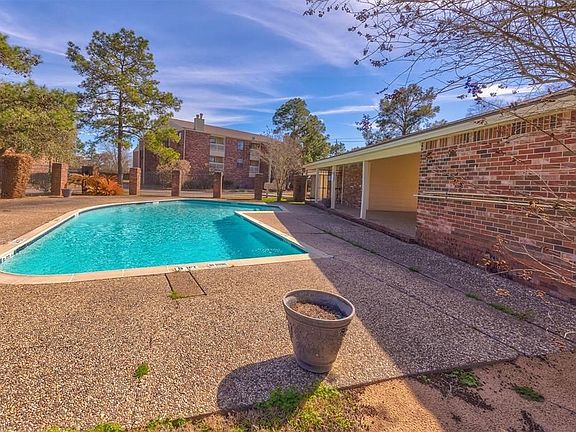 5th image of 2501 Gulf Fwy APT 12A