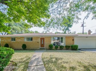 6749 N Kedvale Ave, Lincolnwood, IL 60712
