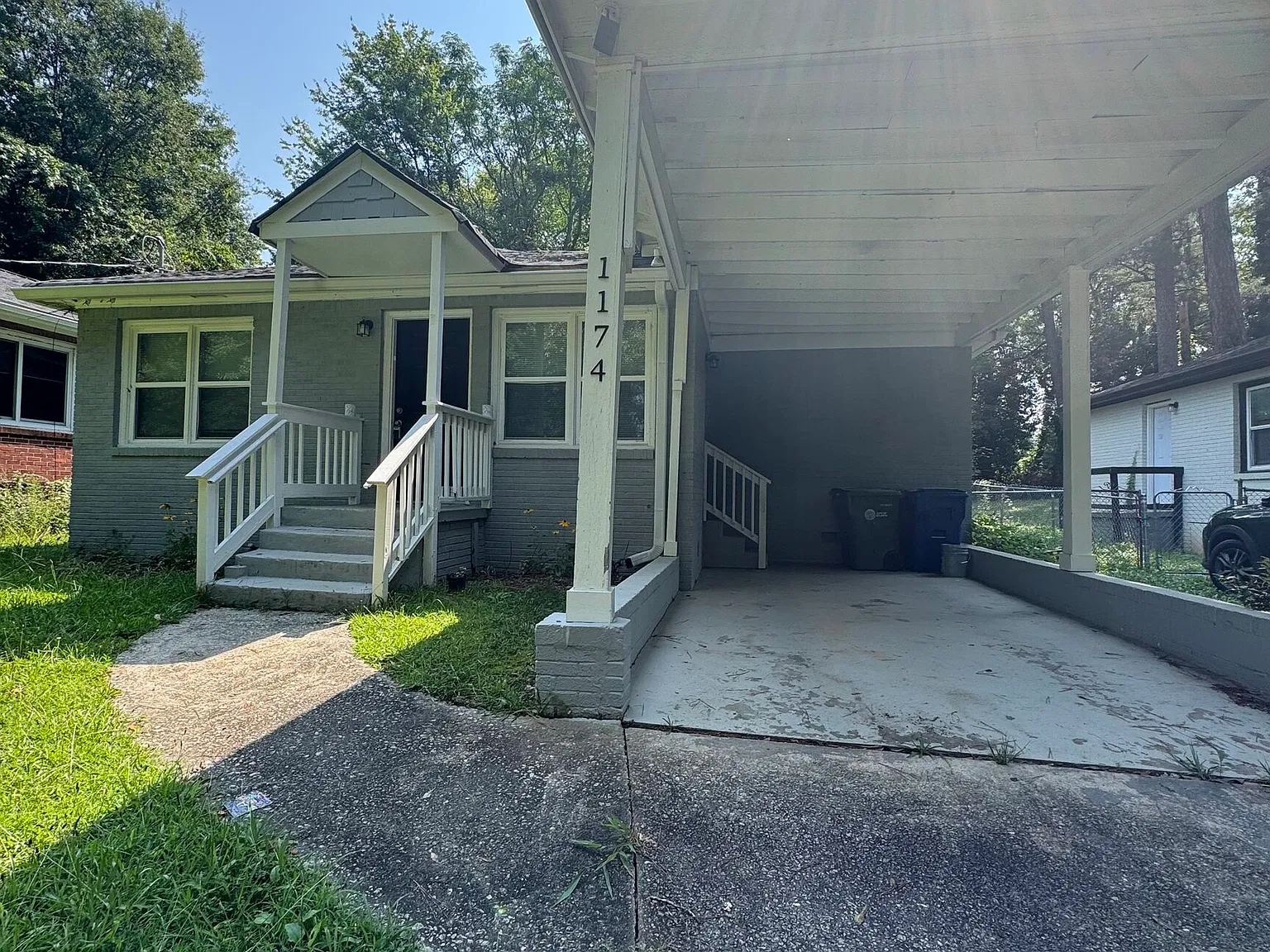 3 bed, 2.0 bath, 1212 sqft, $2,200 — Photo 1