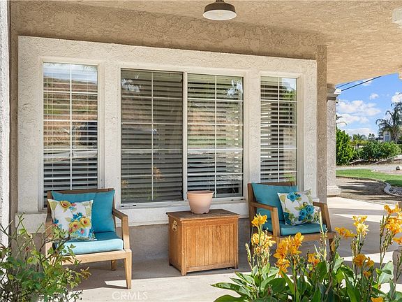 5th image of 17492 Mariposa Ave