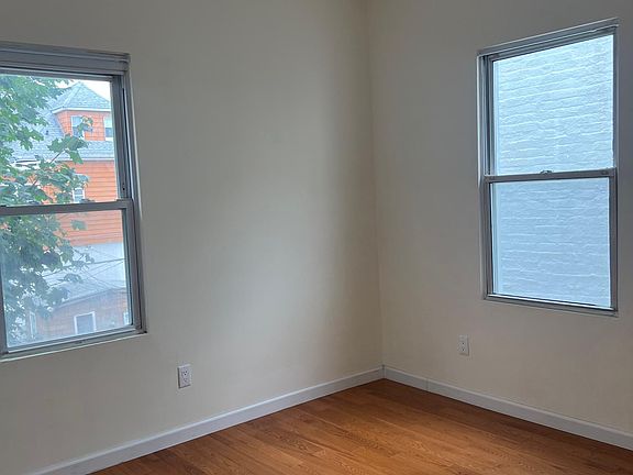 5th image of 125 Bay 23rd St Floor 2