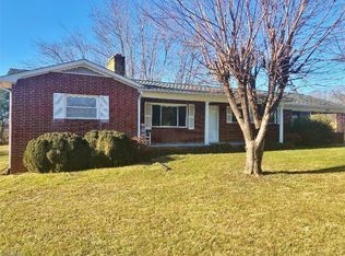 1161 McBride Rd, Mount Airy, NC 27030