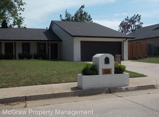 128 E Meade Dr, Yukon, OK 73099
