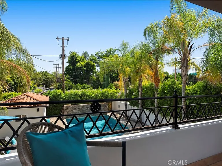 15014 Valleyheart Dr — Photo 35