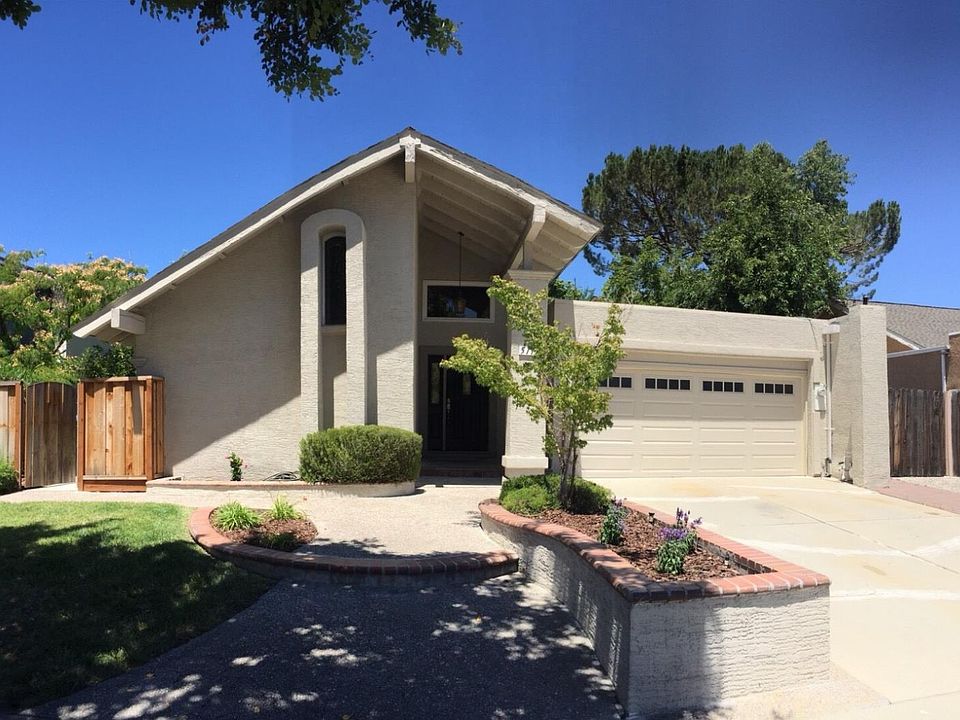 1st image of 511 Los Pinos Way