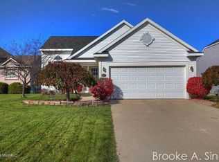5877 E Grove Dr SE, Kentwood, MI