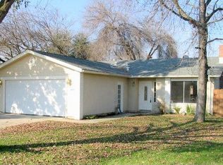 1600 S Nancy Ct, Visalia, CA 93277