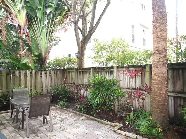820 NE 28th St #2 — Photo 2