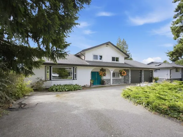 6447 Samron Rd, Sechelt, BC V7Z 0M8