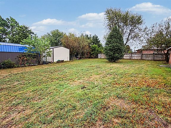 5th image of 18333 Hilltop Cir