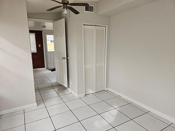3rd image of 2922 Shore Dr