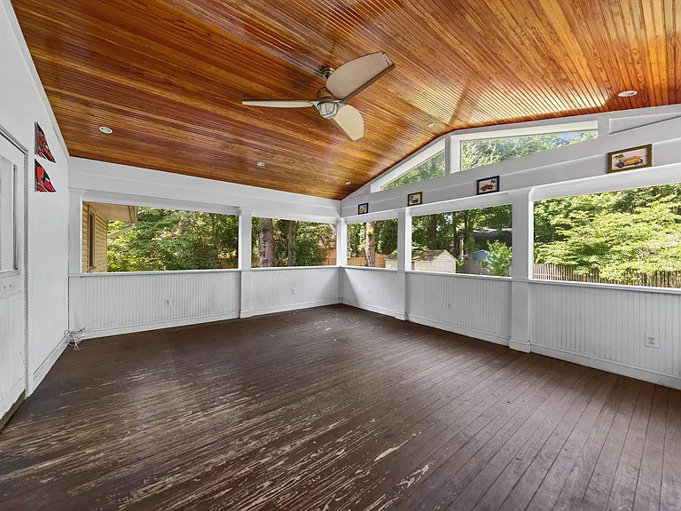 905 Carole Ct SE — Photo 18