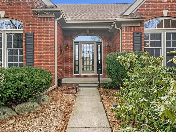 2nd image of 4981 Saint Annes Ct