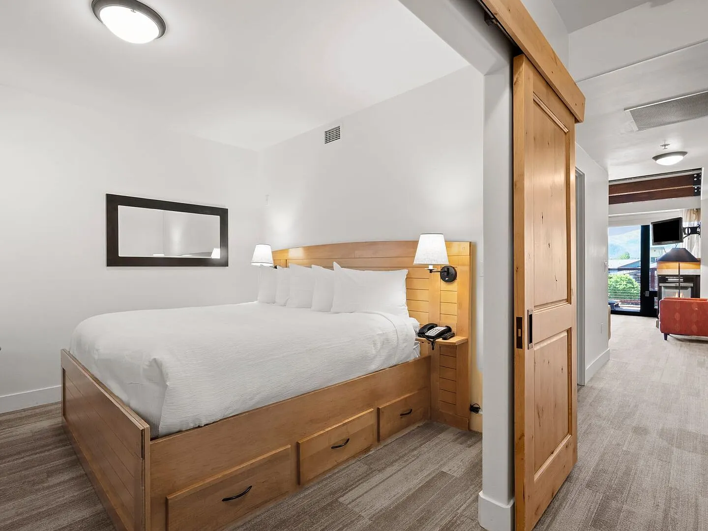 2 bed, 1100 sqft, $2,600 — Photo 3