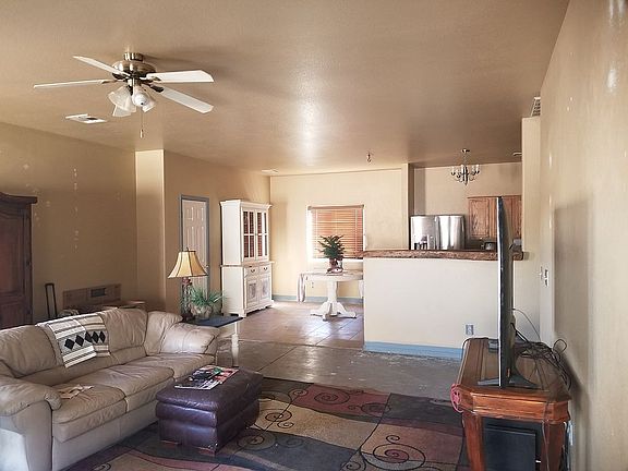 3rd image of 5908 E Sunrise Cir