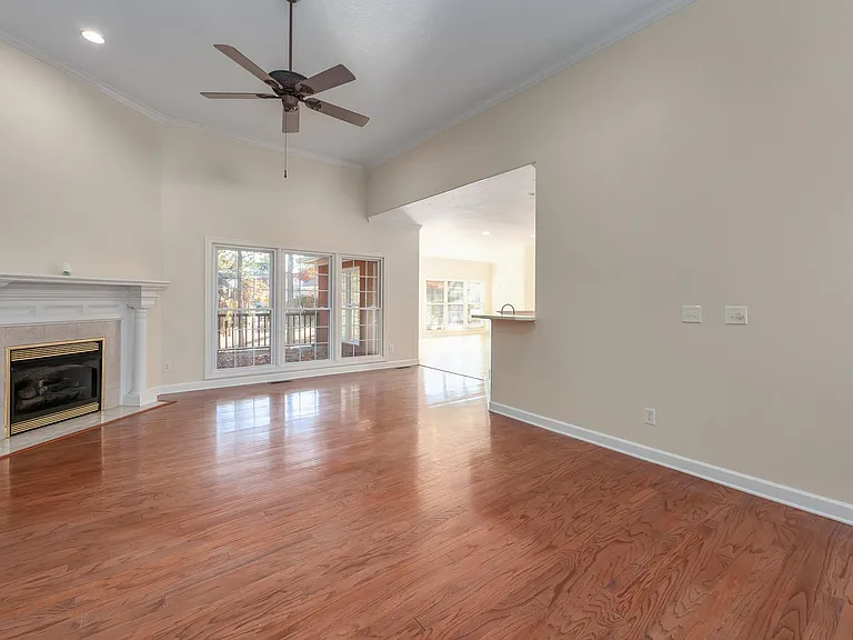 108 Barrett Pl — Photo 7