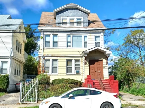 275 Schley St, Newark City, NJ 07112