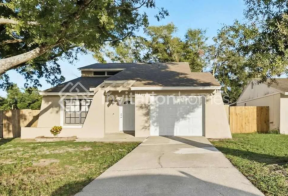 12415 Kiwi Ave