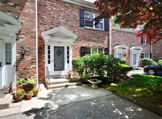 13 Tunxis Vlg #13, Farmington, CT 06032