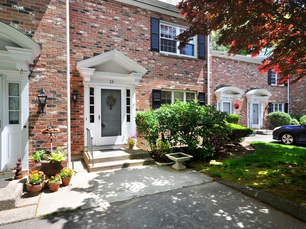 13 Tunxis Village #13, Farmington, CT 06032