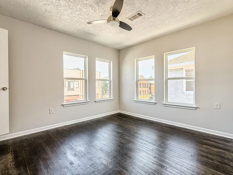 519 W Clay St #2 — Photo 16