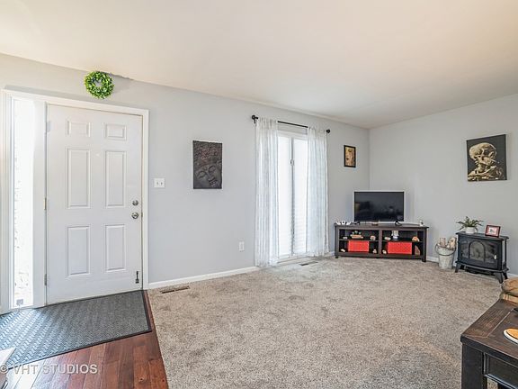 4th image of 10 Garden Crescent Ct