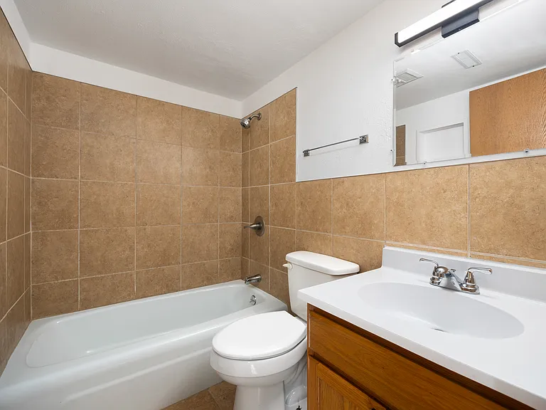 Forest Hills Apartments — Photo 33