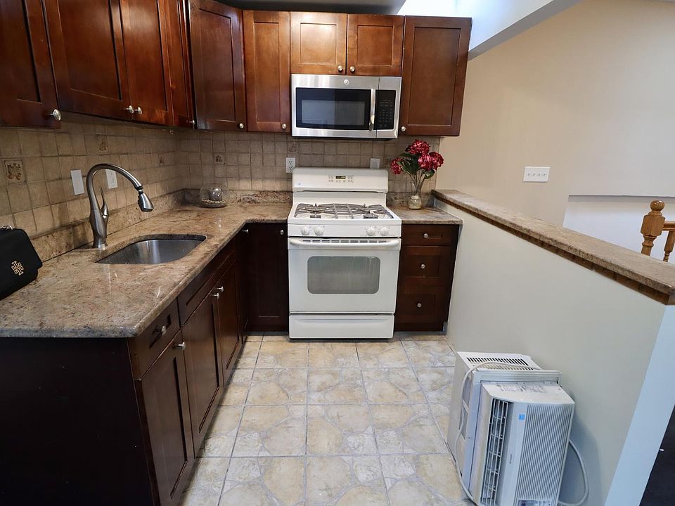 1st image of 7419 93rd Ave #2L